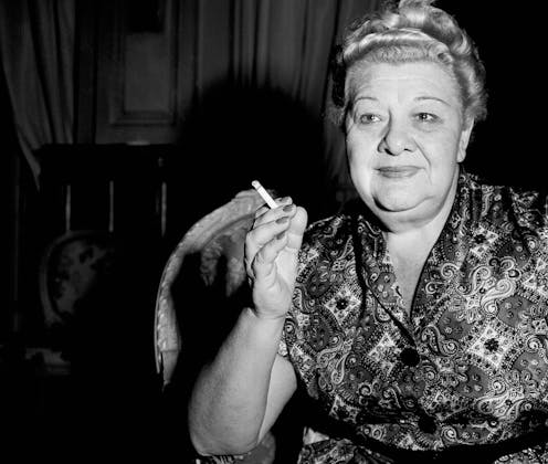 How one early 20th-century performer defanged her fat-shamers