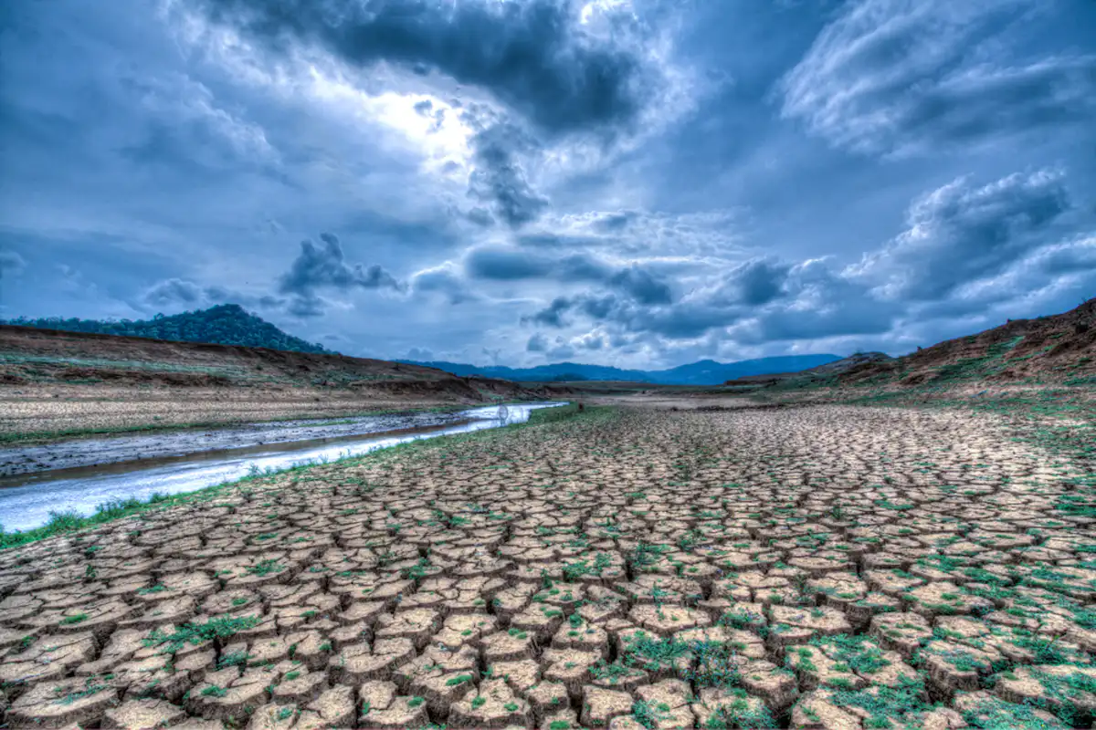 Flat Earthers Vs Climate Change Sceptics Why Conspiracy Theorists Keep