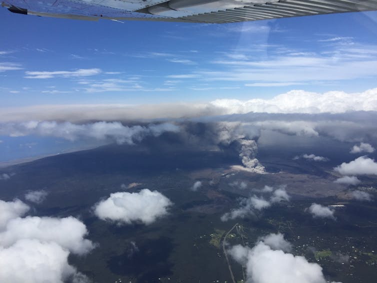 eruptions from Kīlauea volcano place the Hawaiian island on red alert