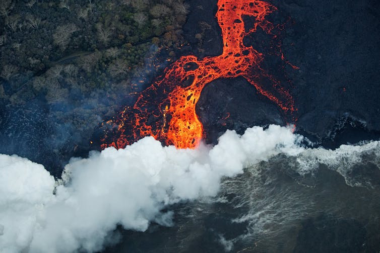 but what's going on beneath Hawai'i's volcano?