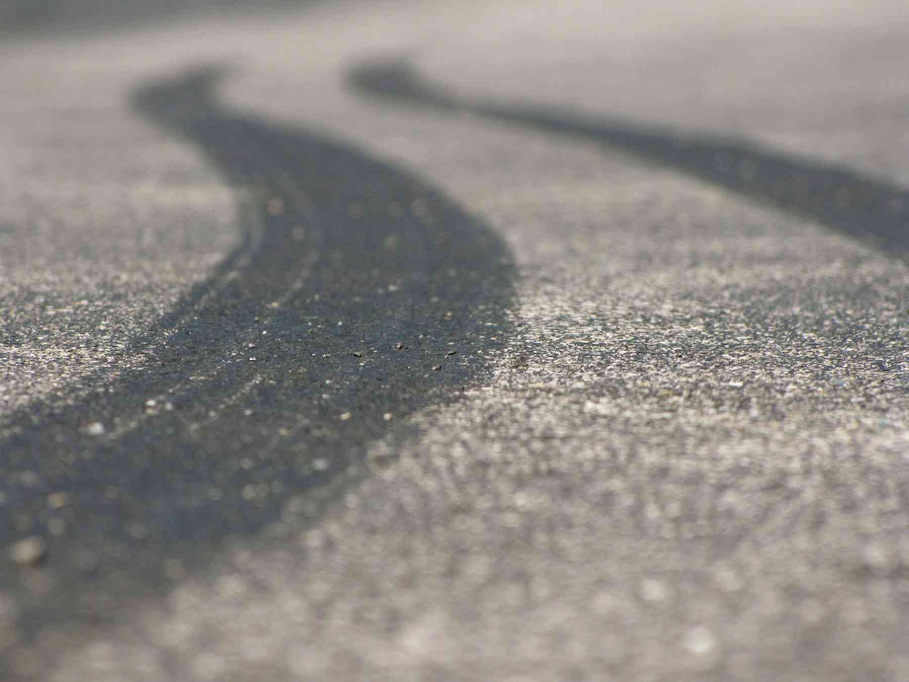 Tire marking asfalt