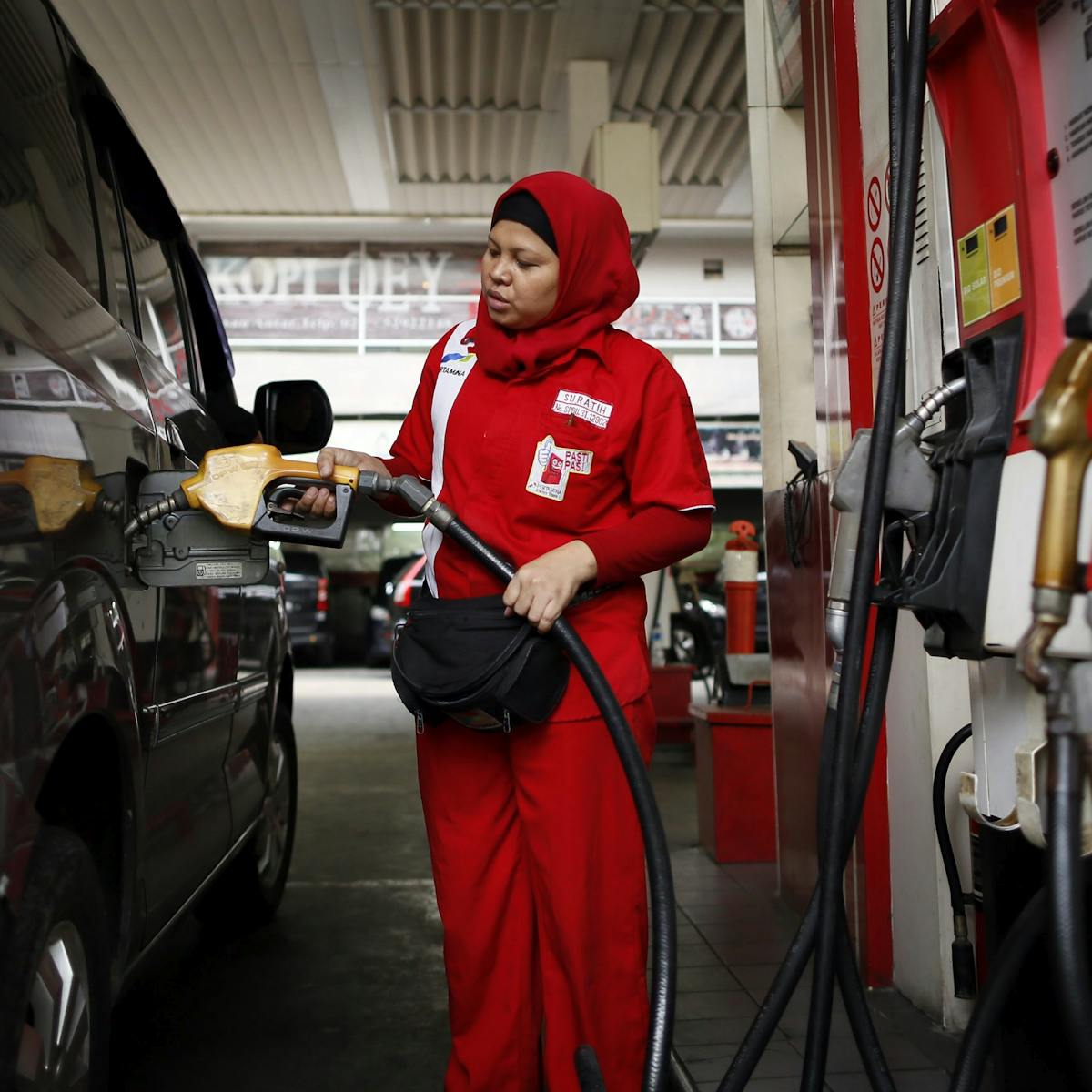 Maju Kena Mundur Kena Indonesia Di Tengah Gejolak Harga Minyak Dunia