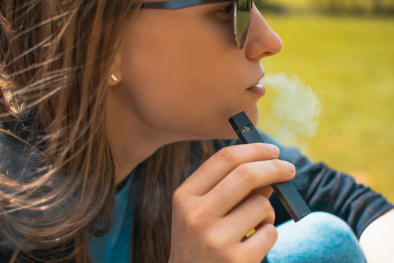 Juul: Why a trendy e-cig is causing a social and public health commotion Juul: Why a trendy e-cig is causing a social and public health commotion
