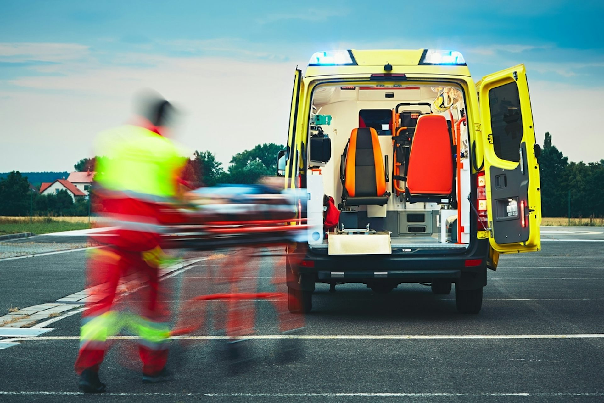 how much money does a paramedic make in australia