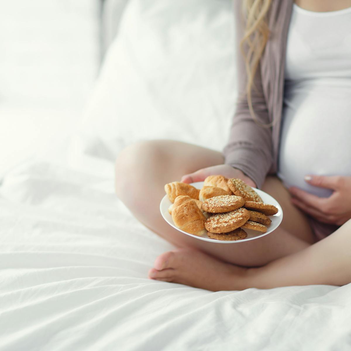One in three women binge eat during pregnancy One in three women binge eat during pregnancy