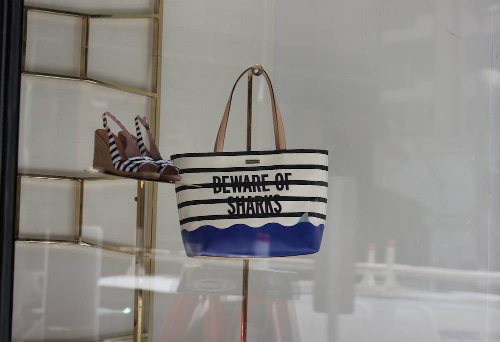 Kate Spade, the archetypal New Yorker, sold whimsical, affordable luxury to  women