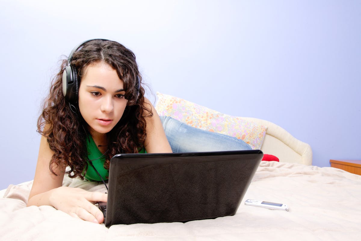 1200px x 900px - One in five youth see unwanted sexual content online, says new research