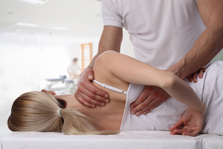 Osteopaths use many different techniques which makes it hard to assess the effectiveness. (shutterstock)