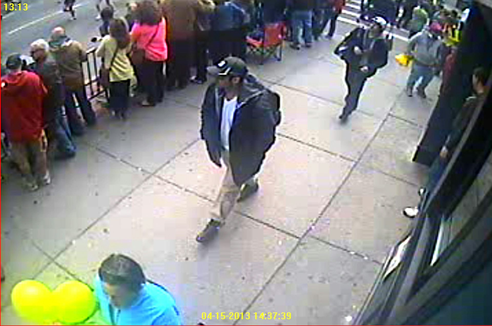 Boston bombing desperately seeking faces in the crowd