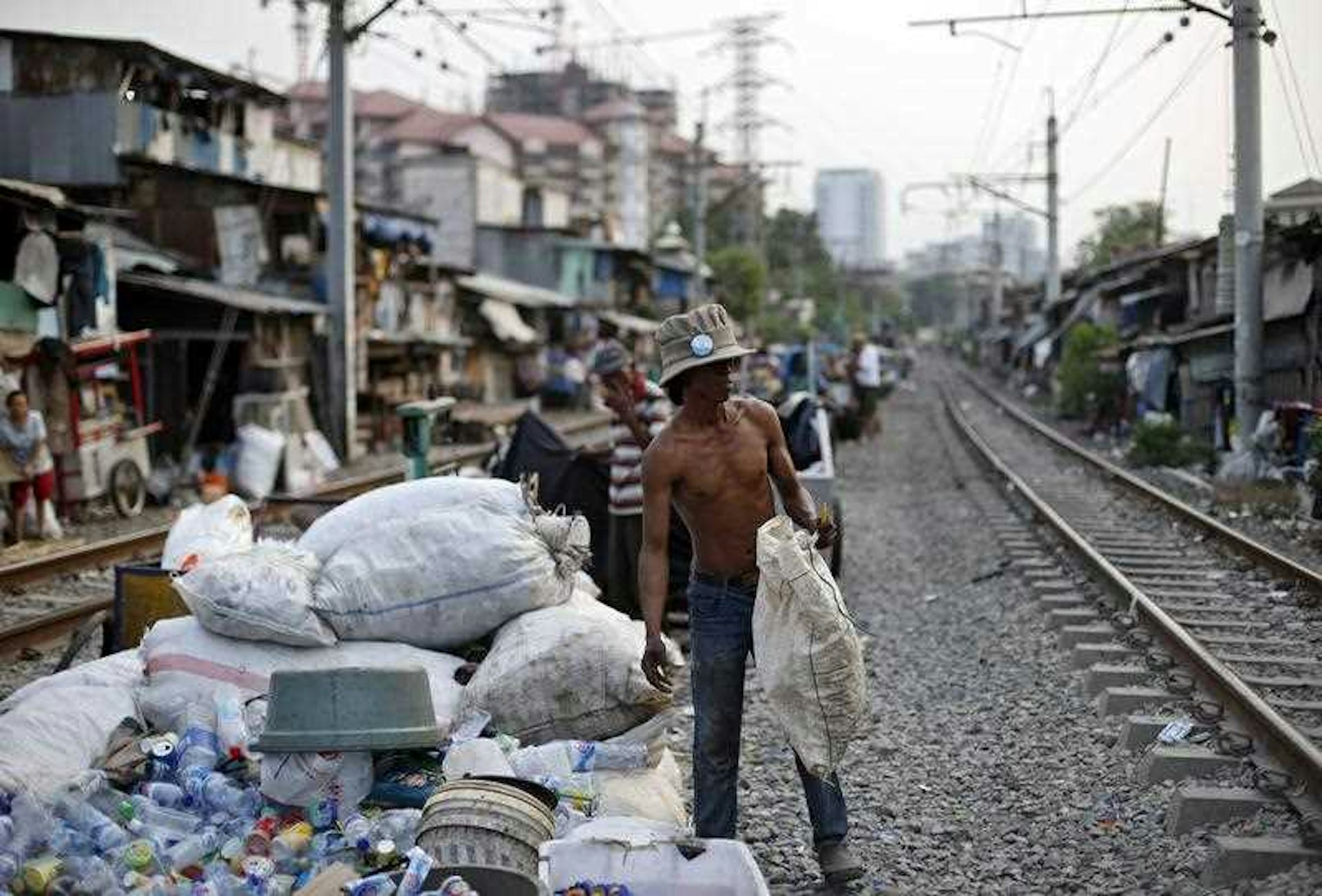 Mereka Yang Luput Dari Kebijakan Pengentasan Kemiskinan Di Indonesia