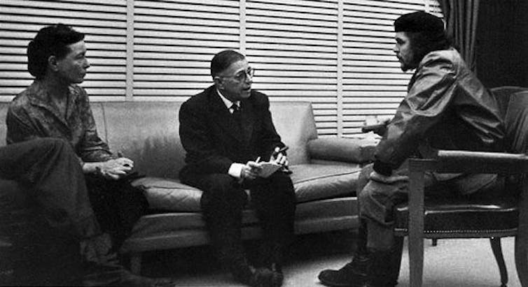 Jean-Paul Sartre with his partner Simone de Beauvoir and Che Guevara in 1960.