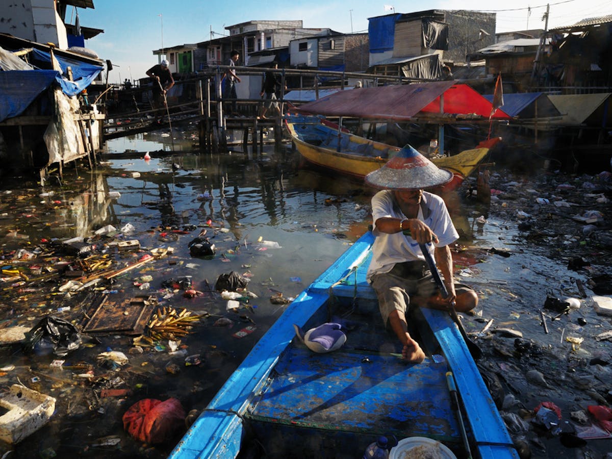 Pencemaran sungai Jakarta dan solusinya–bukan sekadar waring