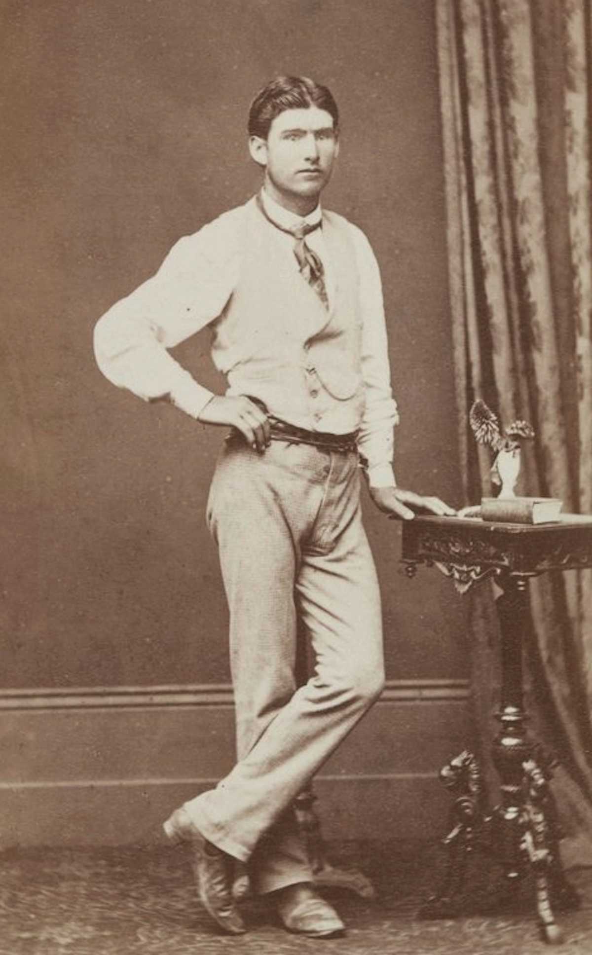 Here’s looking at: Steve Hart dressed as a girl, 1947 by Sidney Nolan