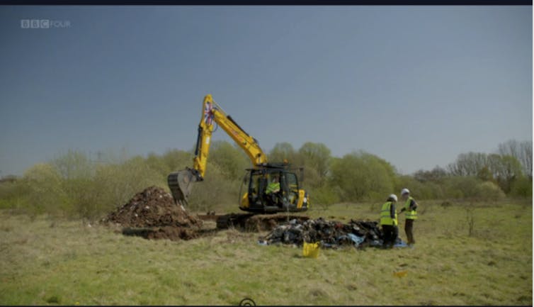 >Metallic and glass landfill materials found after digging the geophysical anomalies