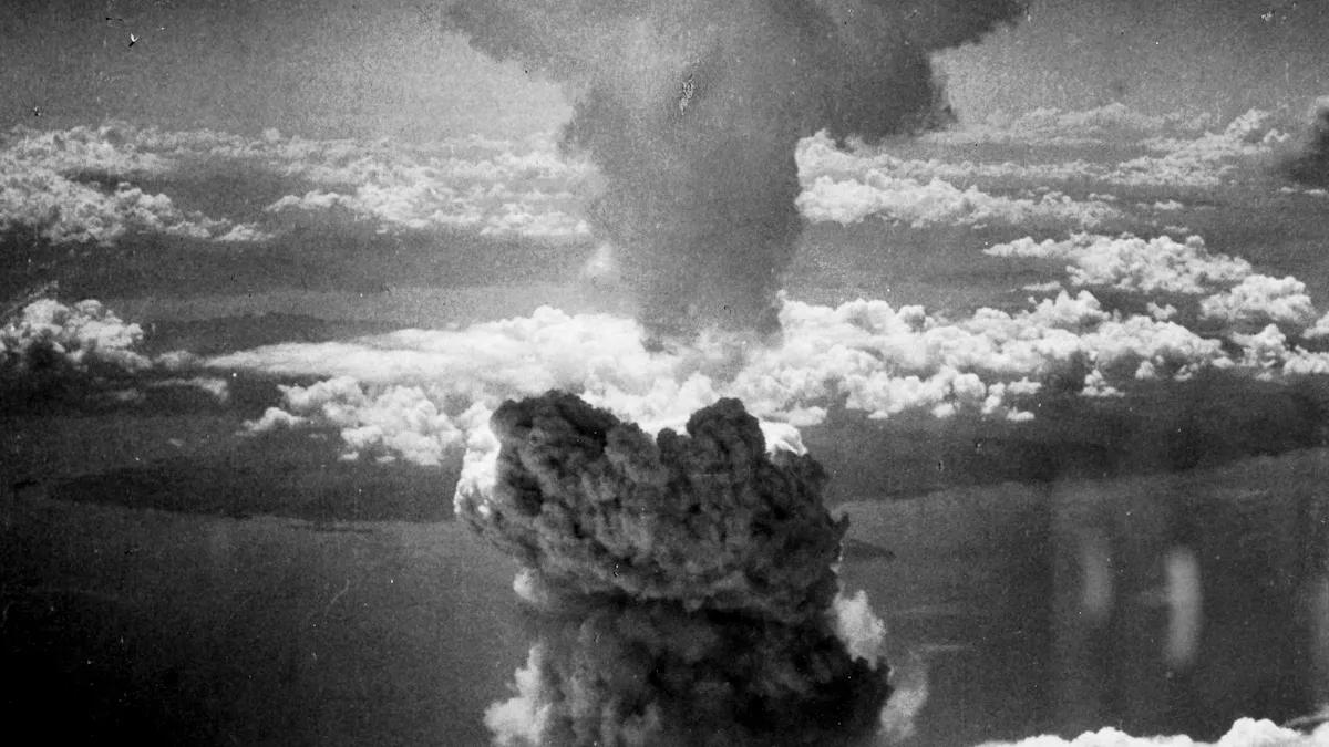World Politics Explainer The Atomic Bombings Of Hiroshima And Nagasaki World Politics Explainer The Atomic Bombings Of Hiroshima And Nagasaki