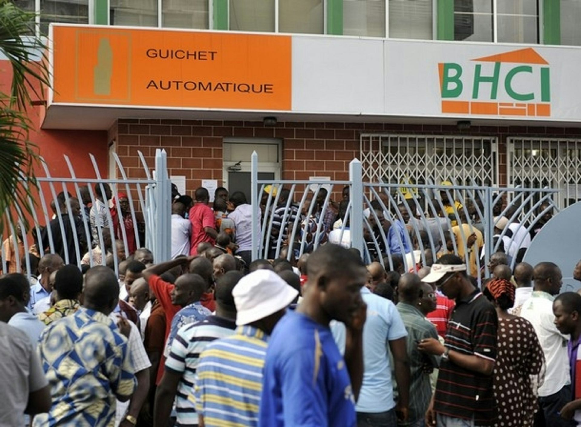 En Côte D’Ivoire, Les Travailleurs Surqualifiés Gagnent Moins Que Les ...