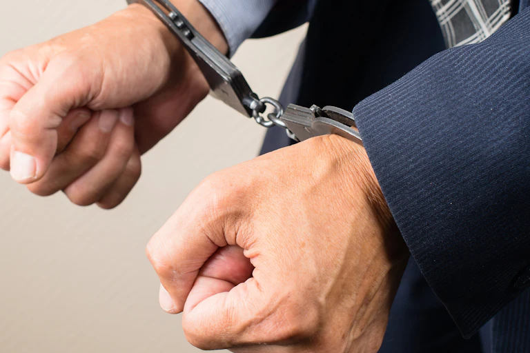 Two Toed Fraud Fraud can scuttle nonprofits but the bigger and older ones fare better