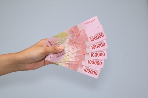 Rupiah anjlok ke Rp 15.000 per dollar AS tapi kecil ...