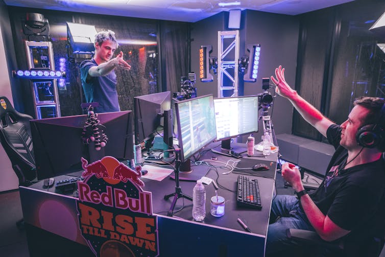 ninja and drlupo play battle royale on the 99th floor of the willis tower at red bull rise till dawn in chicago ill in july 2018 - fortnite characters red ninja