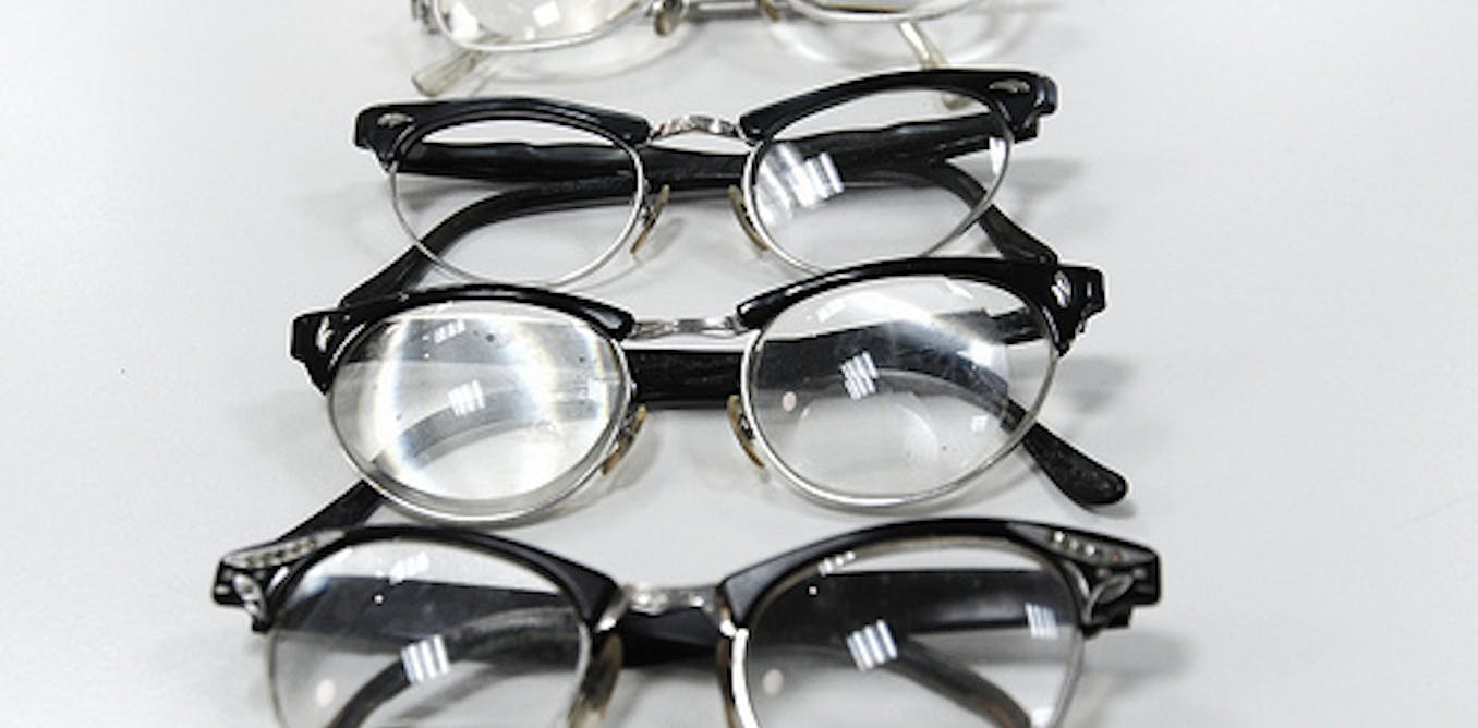 T me best glass. Очки с цилиндрами. Астигматические очки. Очки с астигматическими линзами. Очки с цилиндрическими линзами.