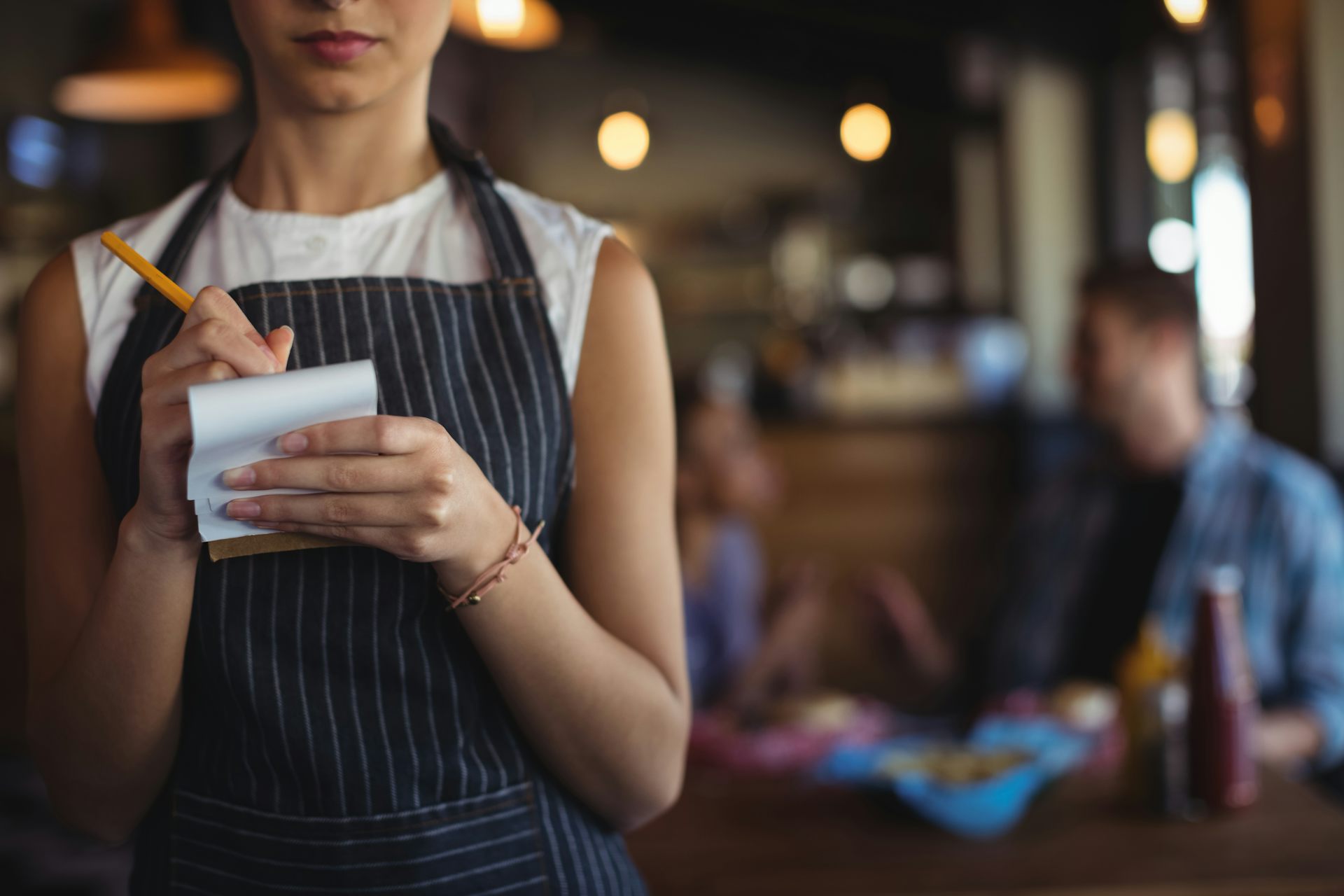 Attractive Restaurant Servers Can Influence What We Think Of Our Meals