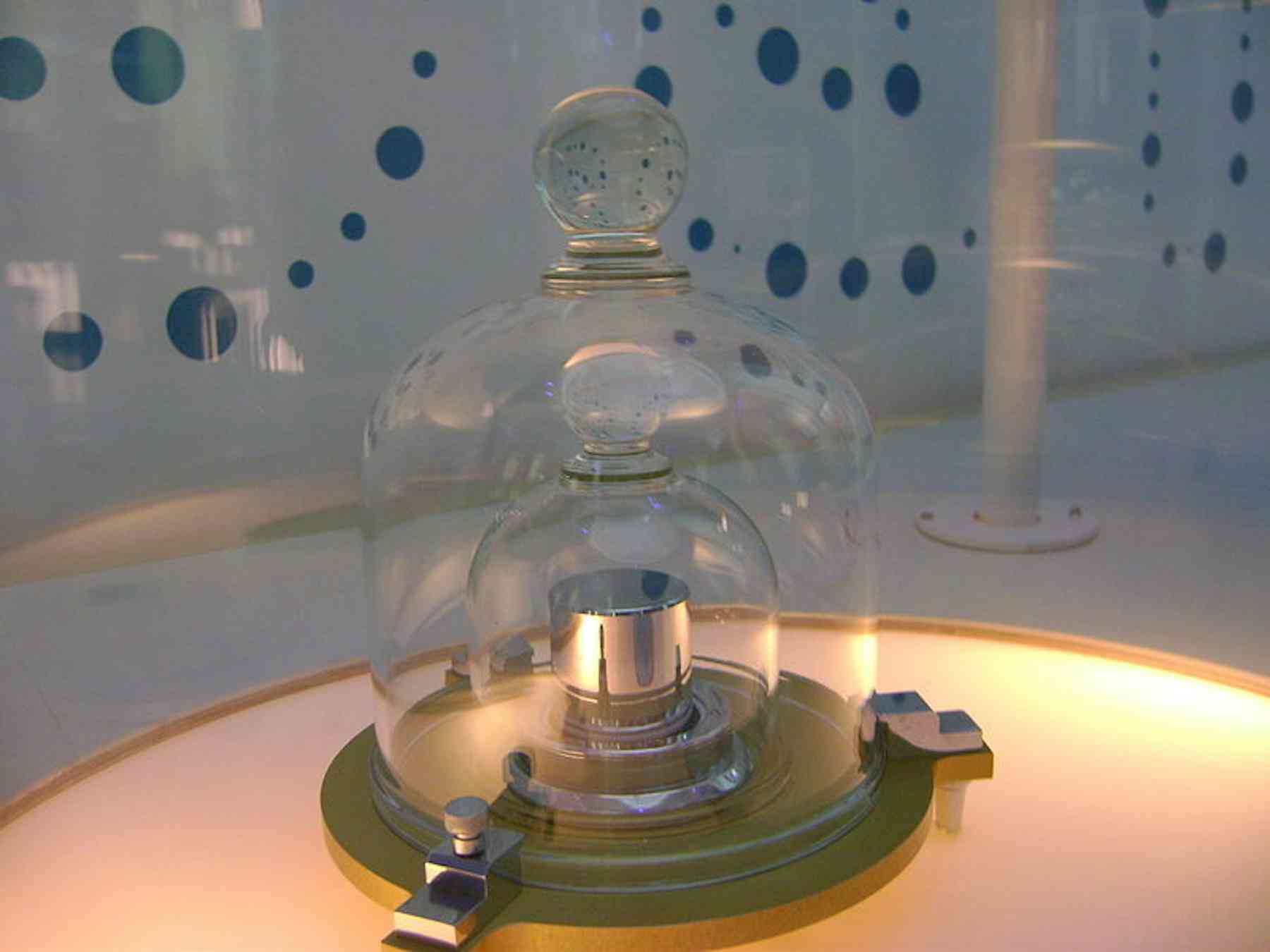The kilogram is being redefined – a physicist explains