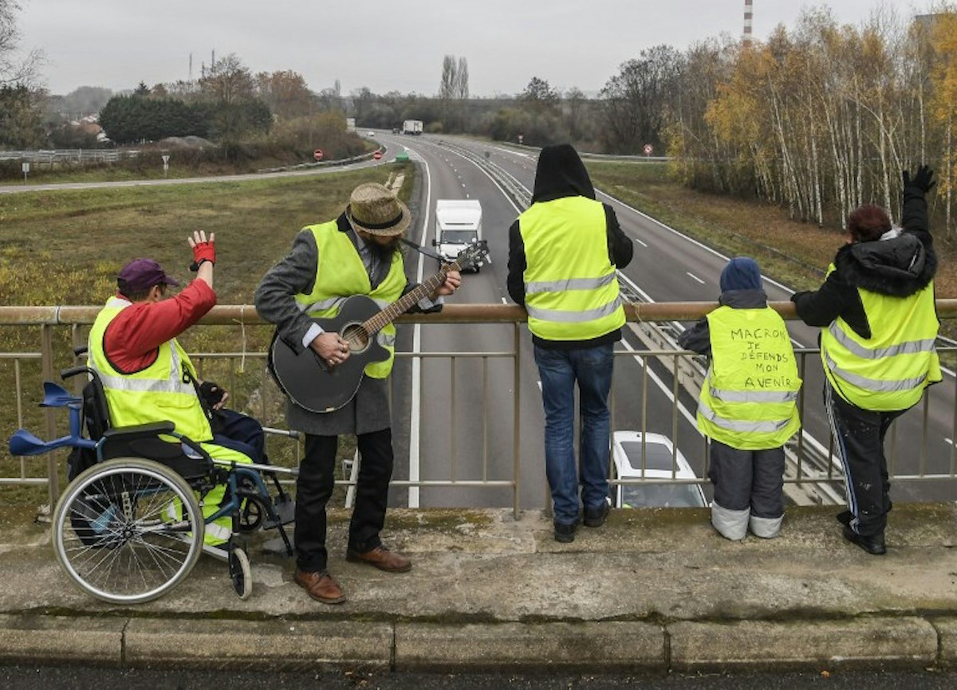 Débat La Citoyenneté Du Nombril Des Gilets Jaunes