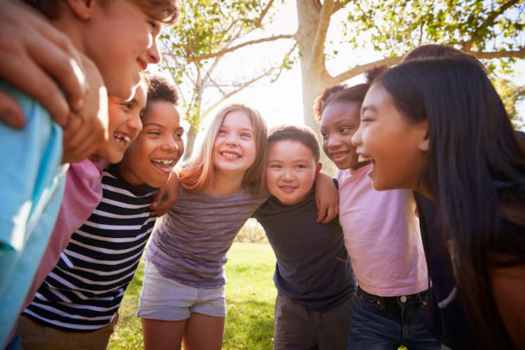 How to help kids make friends at primary school
