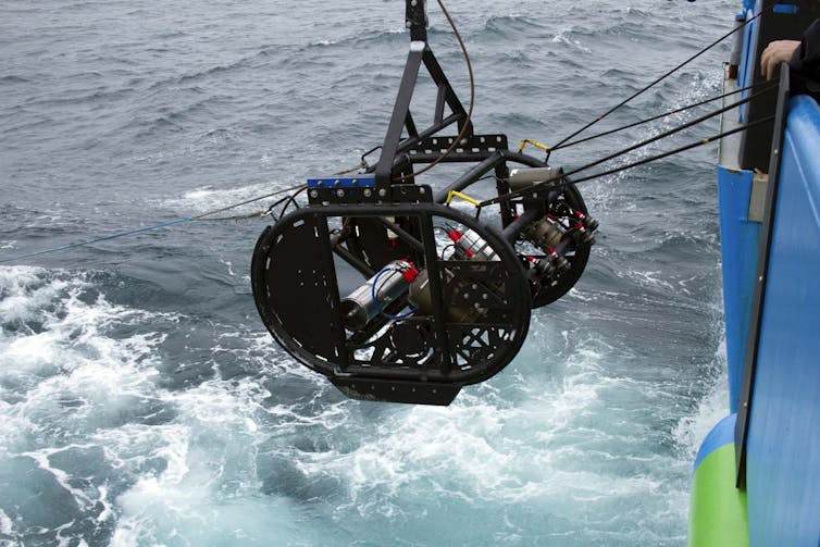 Exploring Australia's 'other reefs' south of Tasmania