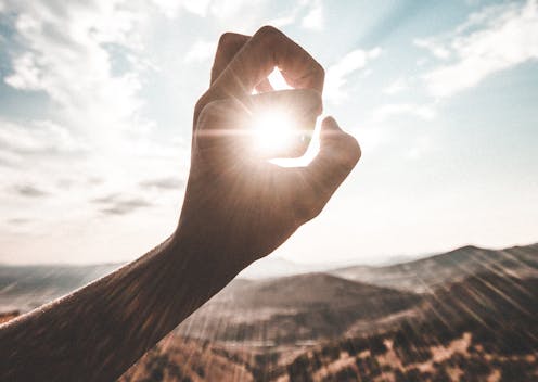 will I go blind if I shut my eyes and face the Sun?