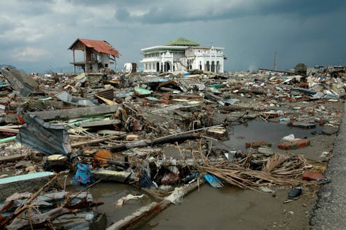 цунами на острове