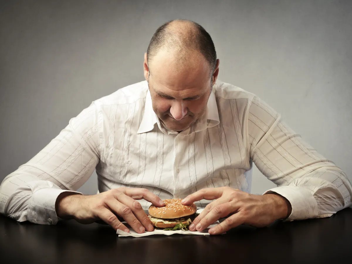 Mengapa Orang Cenderung Makan Banyak Saat Sedang Kesal