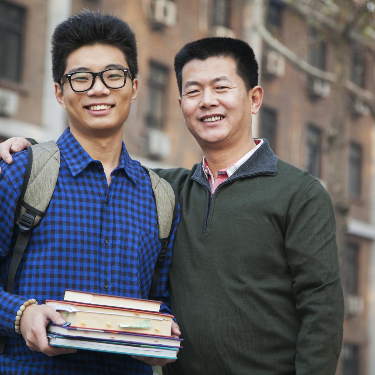 School Agents Benefit Both Canada And China