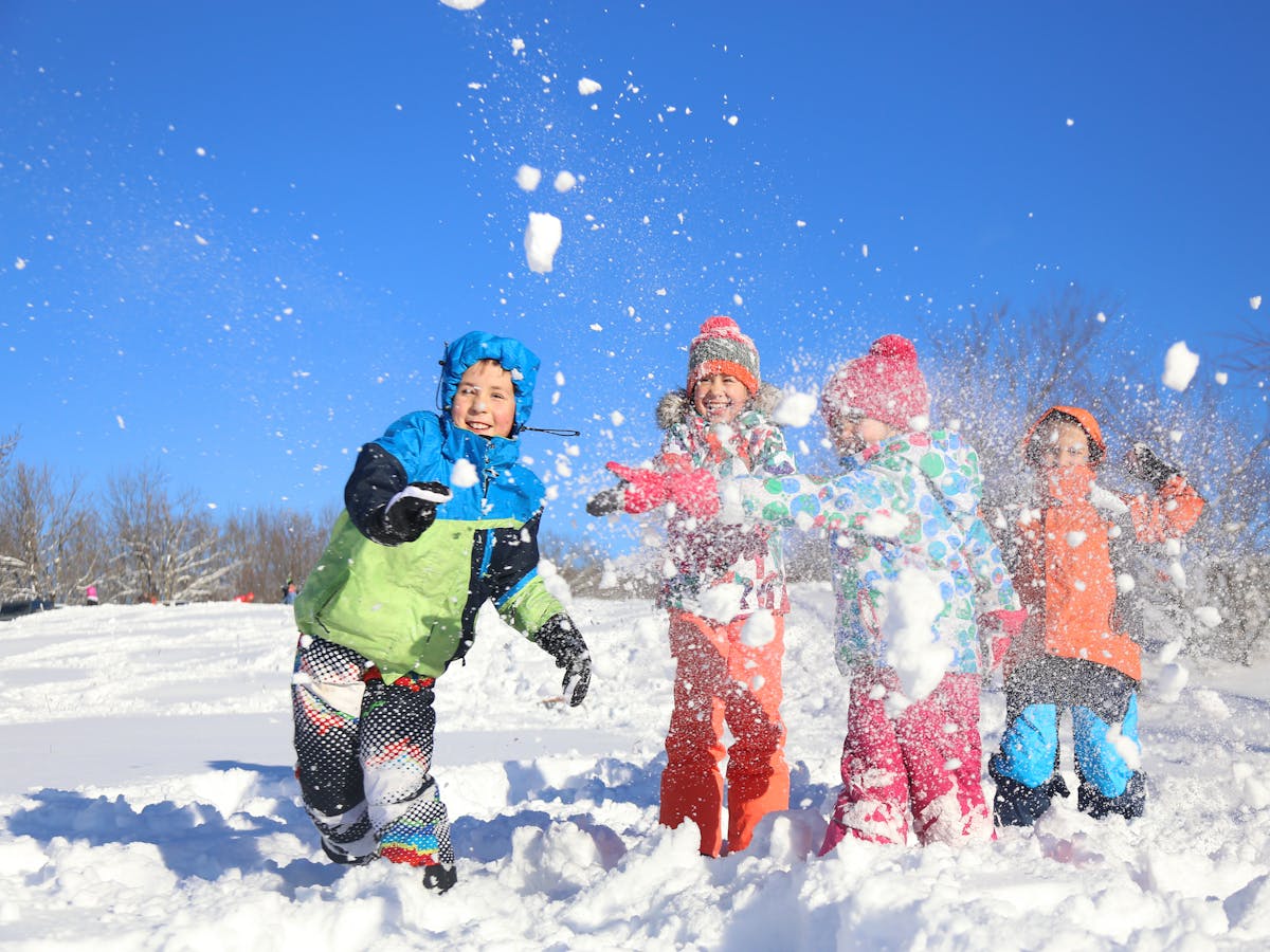 Allez Jouer Dehors Dans La Neige Eh Oui C Est Ainsi Que Se Developpent Les Enfants Allez Jouer Dehors Dans La Neige Eh Oui C Est Ainsi Que Se Developpent Les Enfants