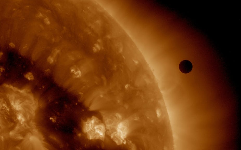 can rays travel through vacuum can rays travel through vacuum