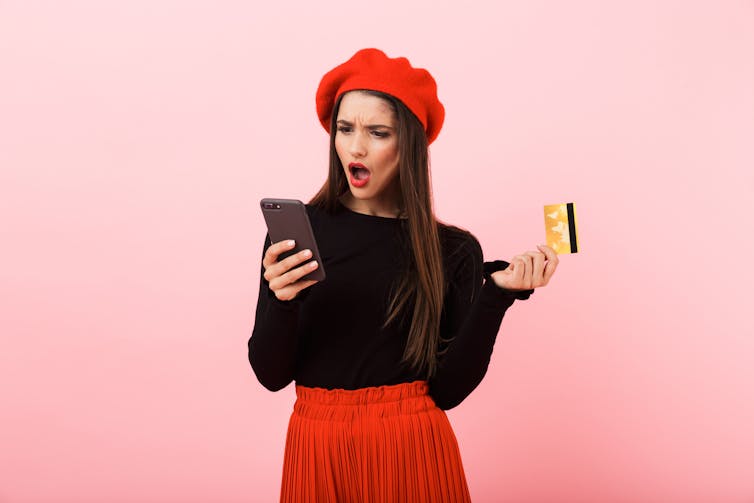 Algorithms are maximising profits for online retailers by colluding to keep prices - Franchise Recruitment Automation and Human Intelligence 1 Franchise executives discussing recruitment automation and CRM systems with AI and human intelligence working in harmony.