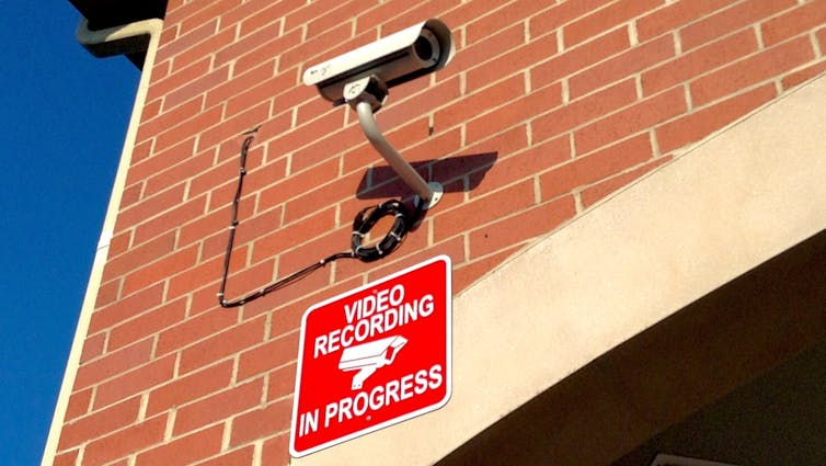 Vidéo de surveillance. Mike Mozart/Wikipedia, CC BY