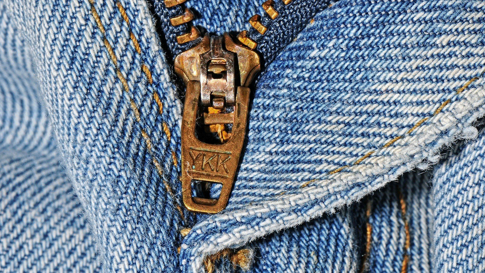 Levis 501 deals with zipper