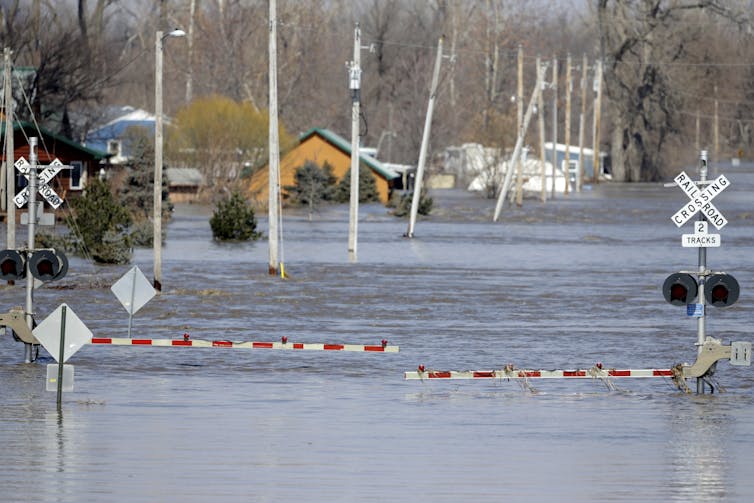 Extreme weather news may not change climate change skeptics' minds