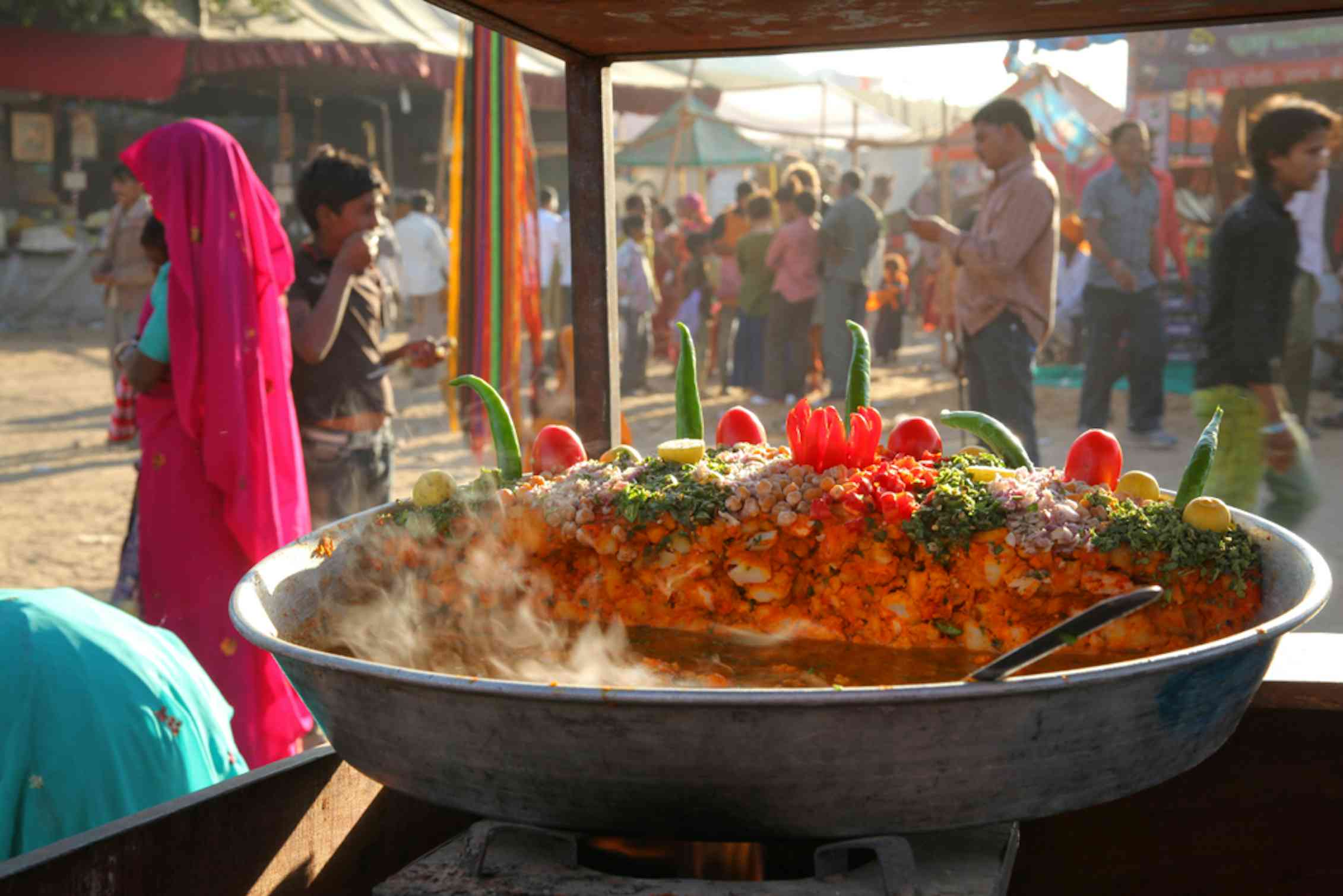 Применение индия. Индия необычная и вкусная. Уличная кухня в Бангладеш. Вкусная Индия последние выпуски.