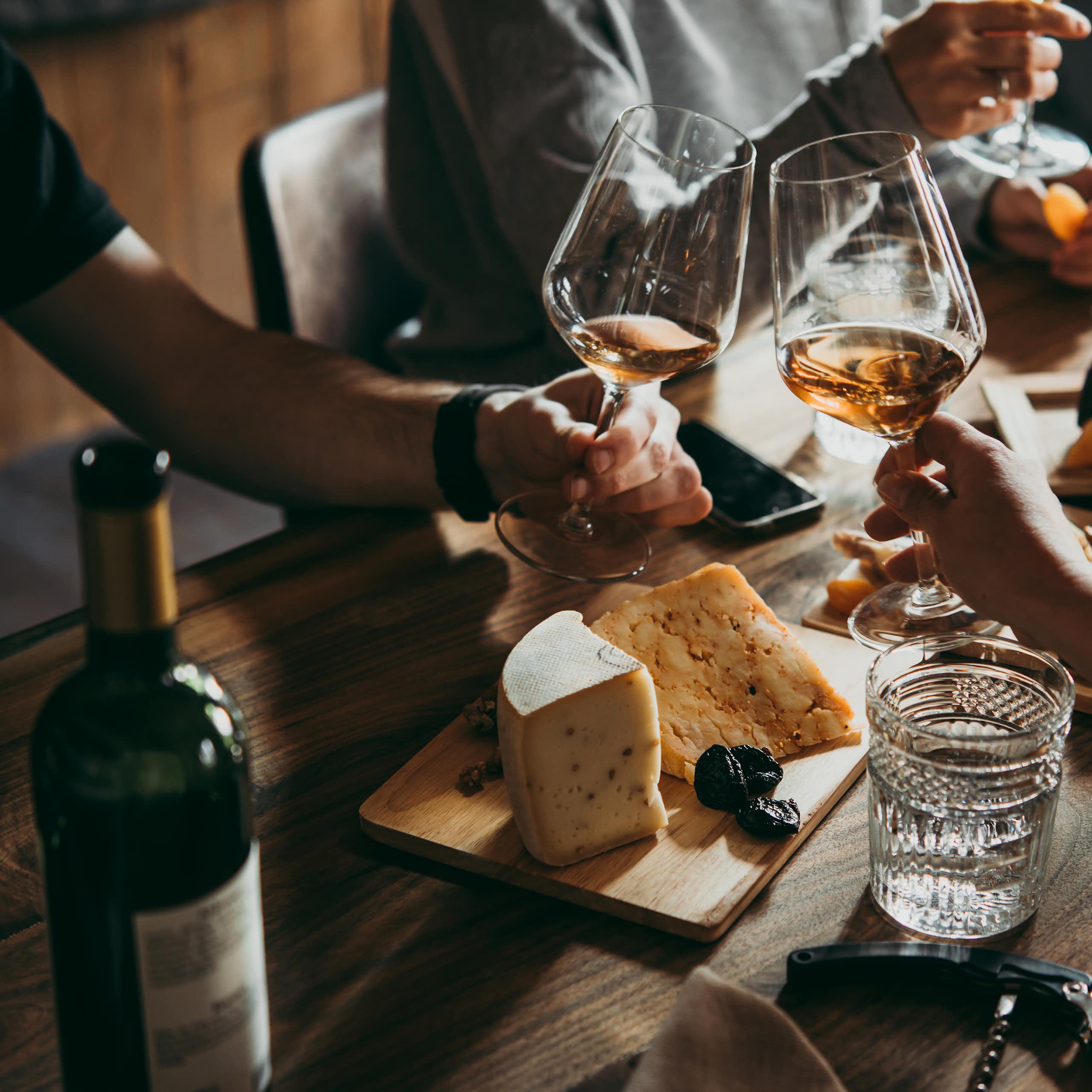 Le « French paradox » démonté : non, une consommation modérée d’alcool n’a pas d’effet protecteur