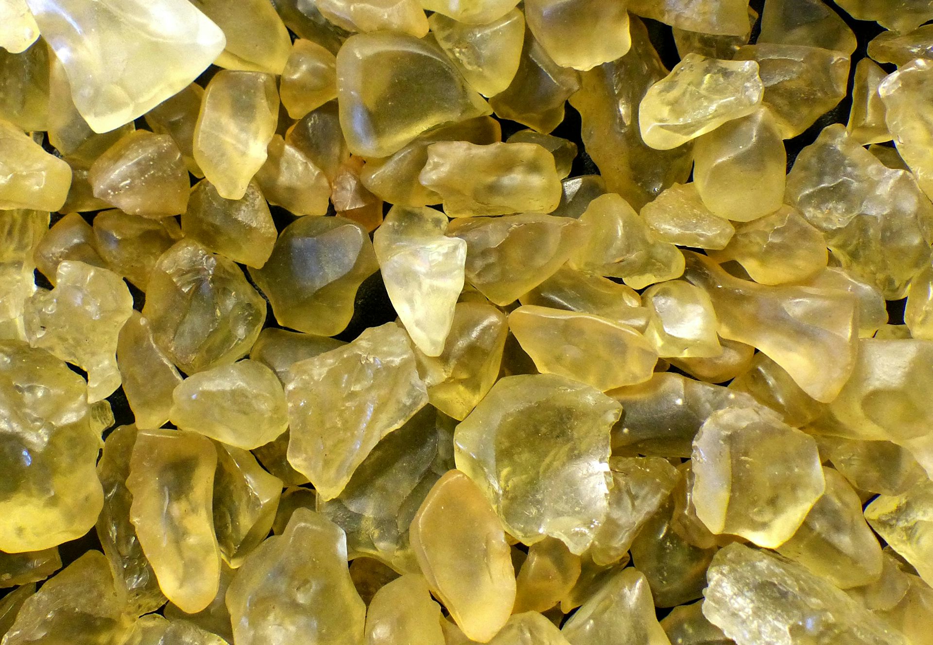 How We Solved The Mystery Of Libyan Desert Glass   File 20190520 69169 1pwuxu4 