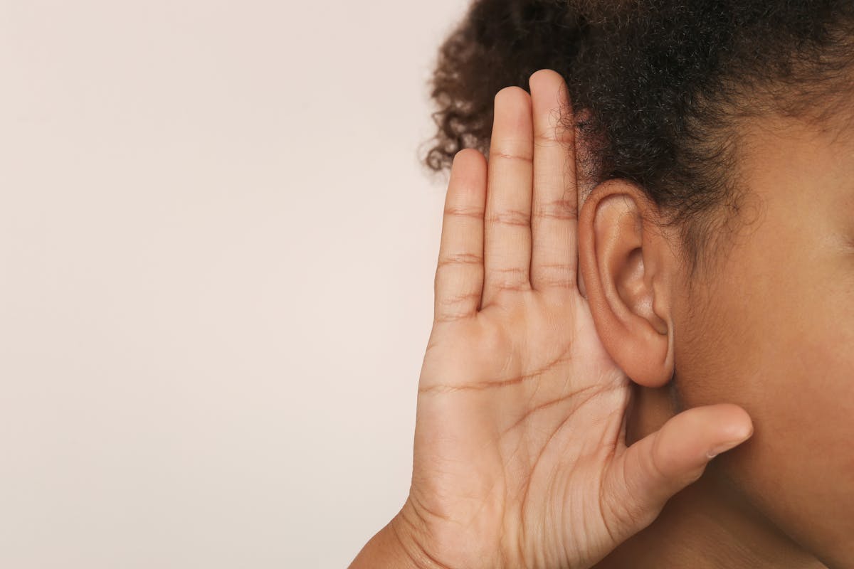 Apakah Orang Tunanetra Memiliki Pendengaran Yang Lebih Baik
