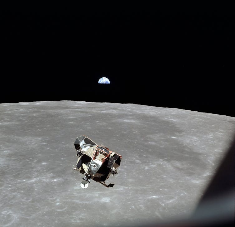 romancing the moon – space dreaming after Apollo