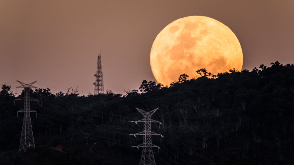How Big Is The Moon Let Me Compare How Big Is The Moon Let Me Compare