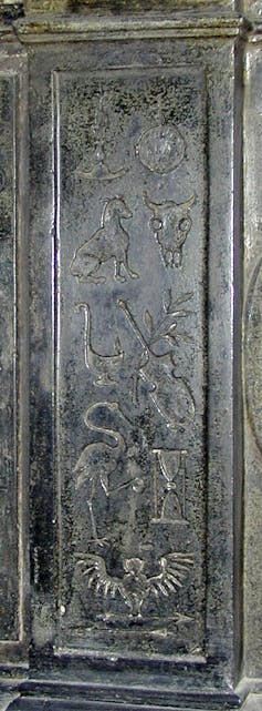 Un exemple de néo-hiéroglyphes (tombeau du Sieur Mielemans, église Sainte-Croix à Liège). Jean Winand, Author provided