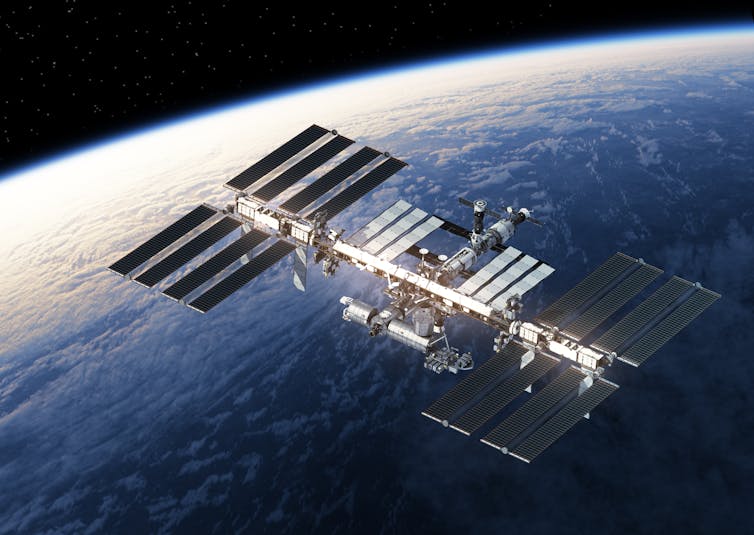 Curious Kids: How big is the International Space Station?