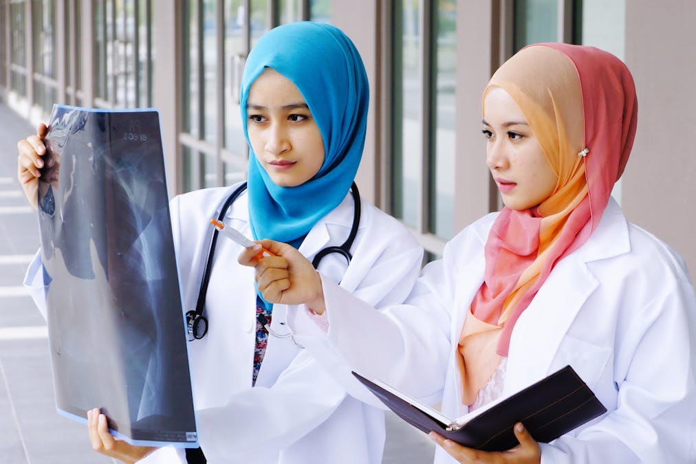Dokter Menumpuk Di Jawa Dan Kota Akar Masalahnya Pada Sistem Rekrutmen Dan Pendidikan Kedokteran