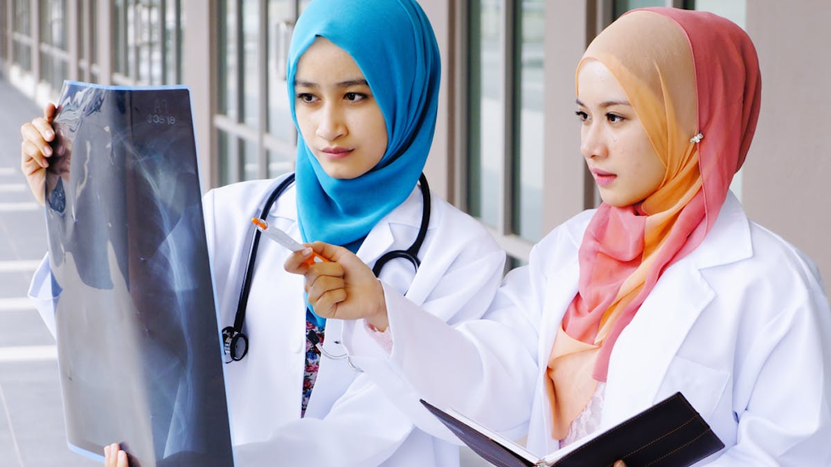 Dokter Menumpuk Di Jawa Dan Kota Akar Masalahnya Pada Sistem Rekrutmen Dan Pendidikan Kedokteran