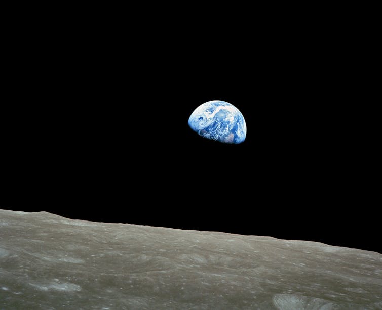 SPECTACULAR. Earthrise. NASA